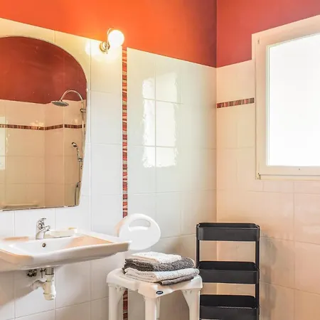 Holiday home Les Marronniers Bourgougnague